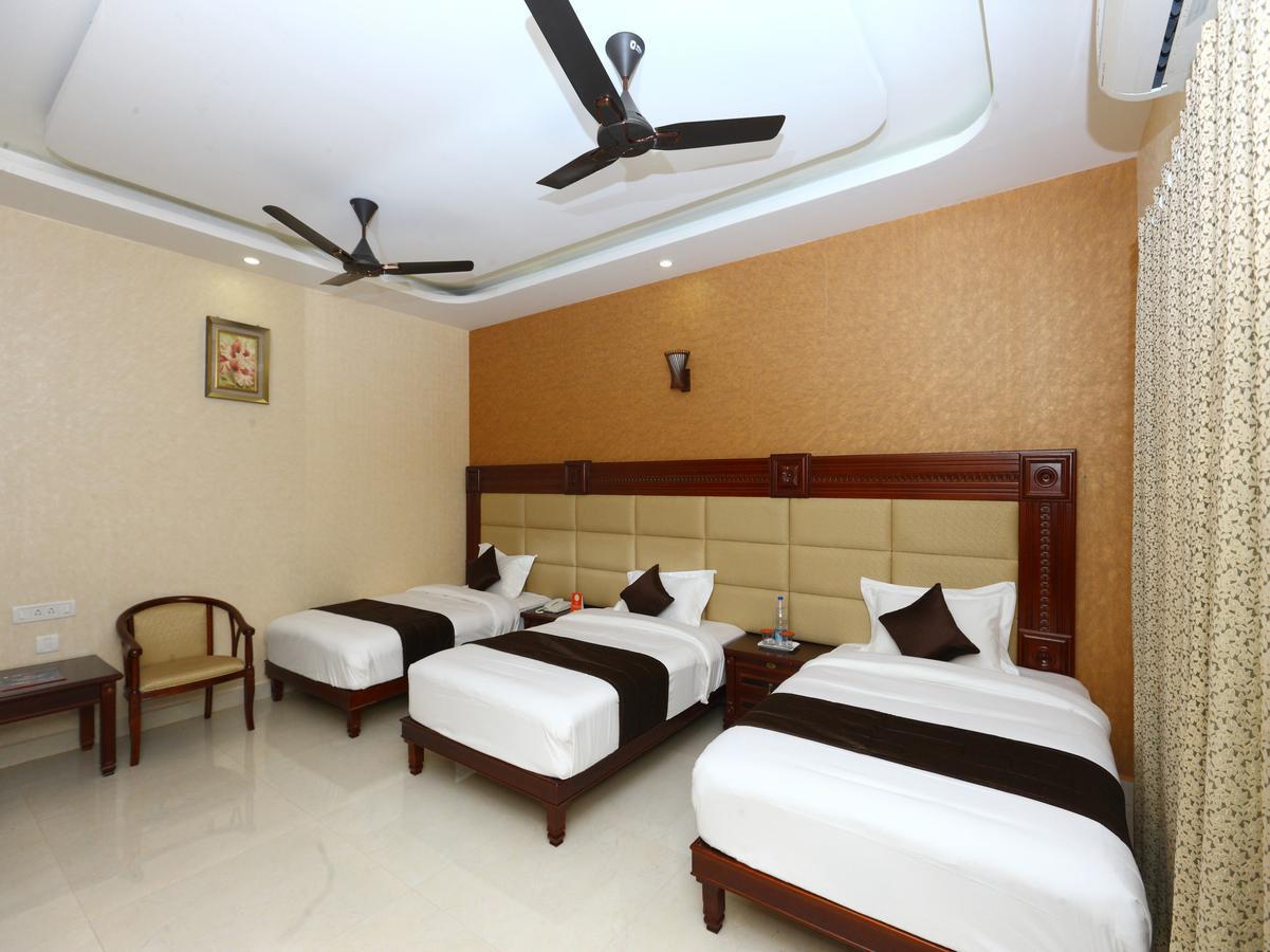 Oyo 10017 Rb Grand Residency Kanchipuram Exterior photo