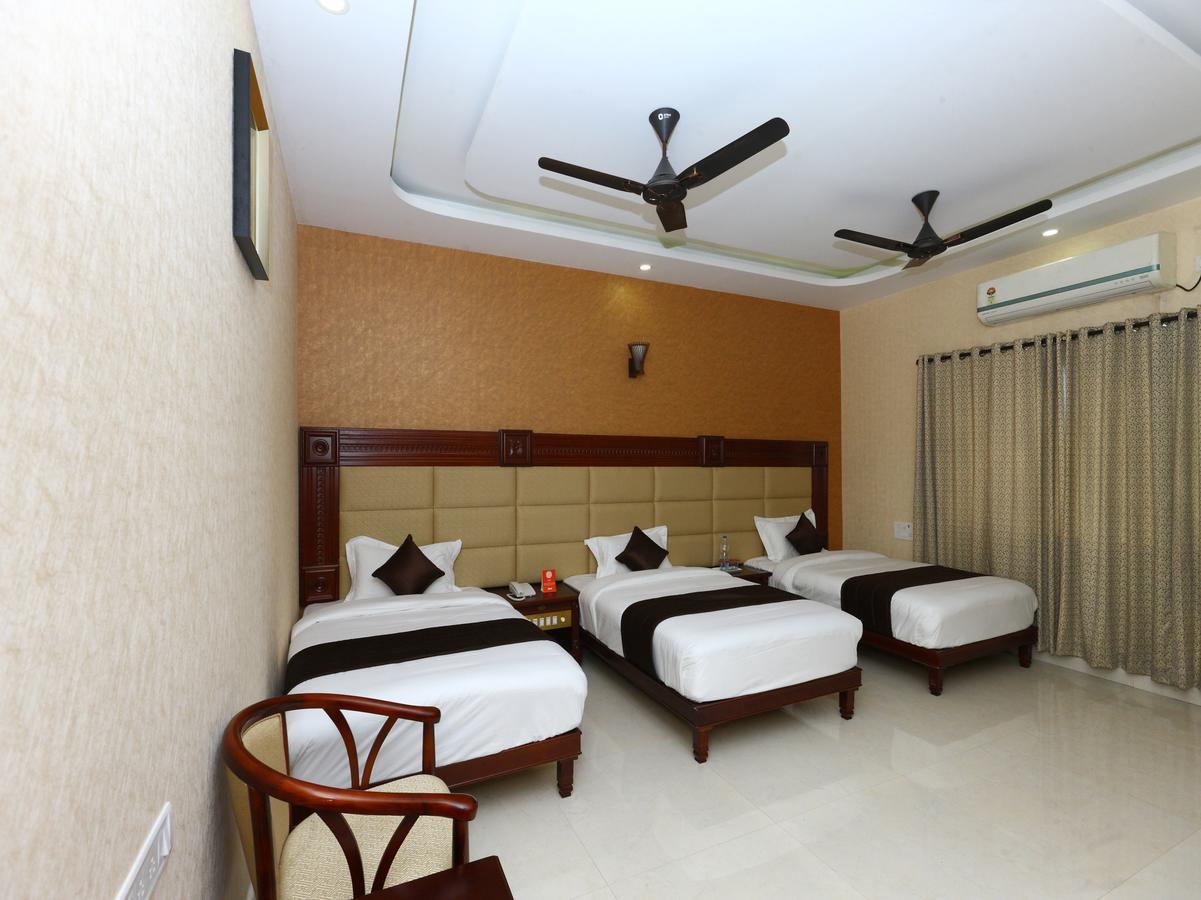 Oyo 10017 Rb Grand Residency Kanchipuram Exterior photo