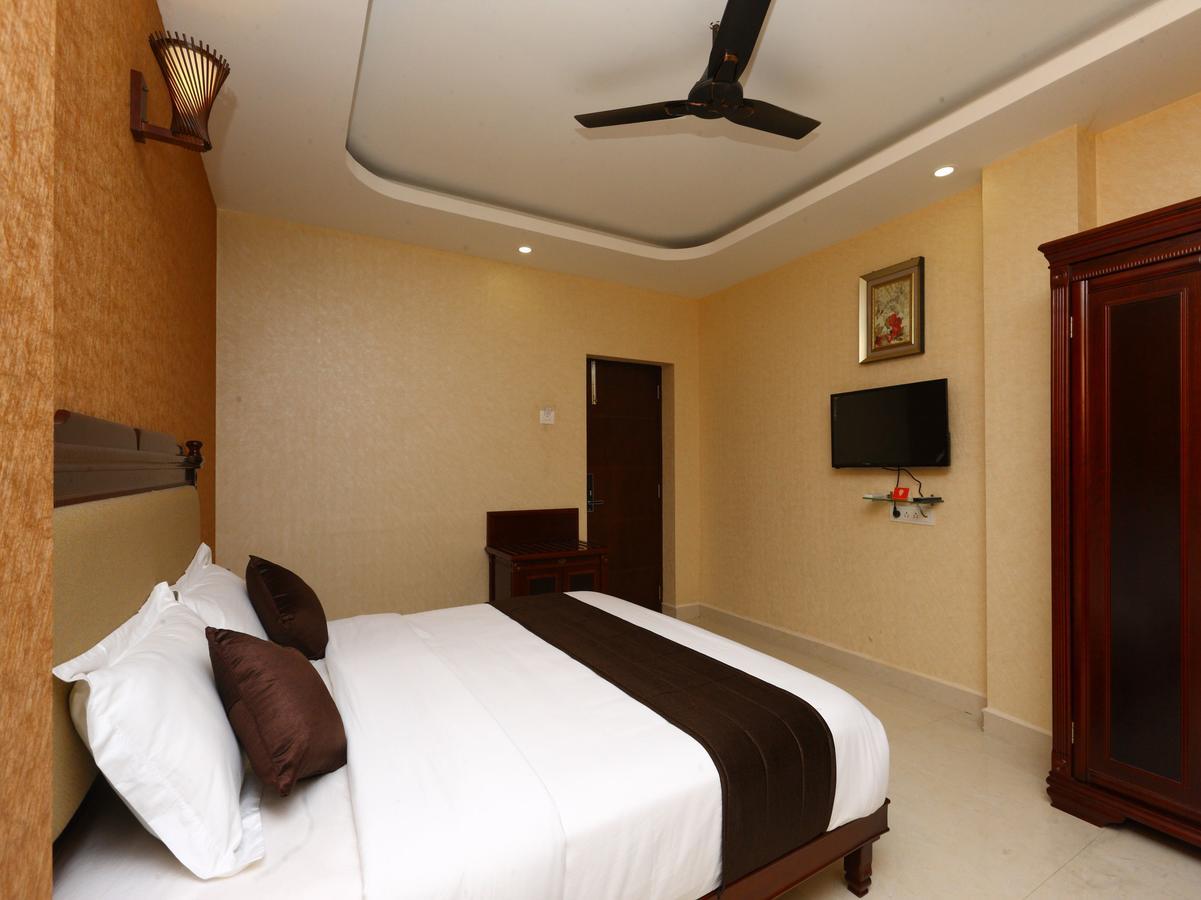 Oyo 10017 Rb Grand Residency Kanchipuram Exterior photo