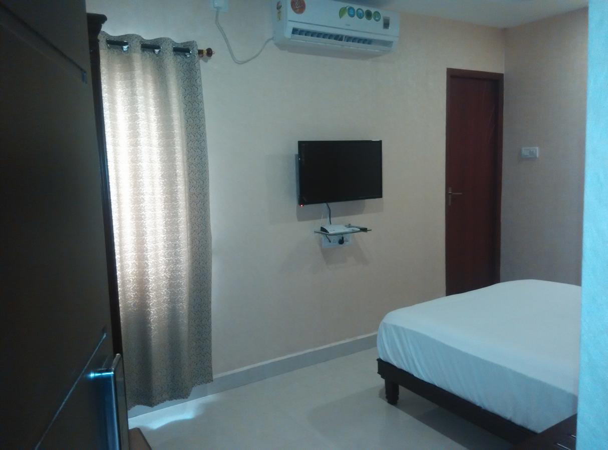 Oyo 10017 Rb Grand Residency Kanchipuram Exterior photo