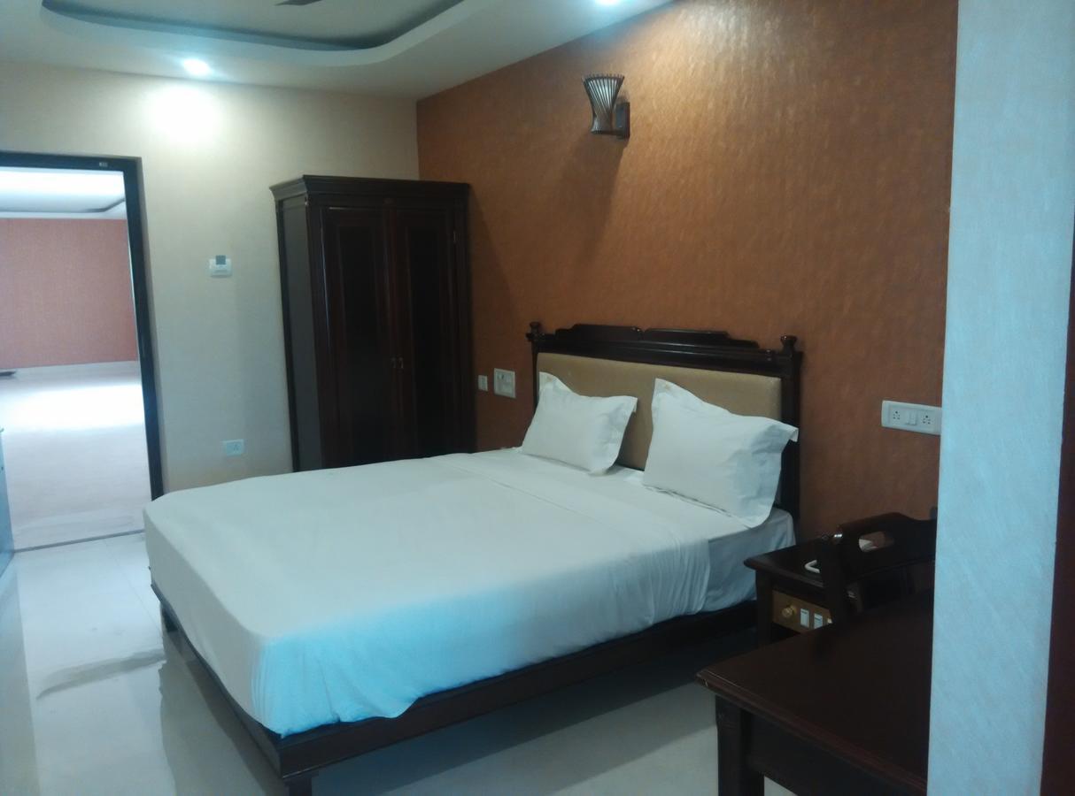 Oyo 10017 Rb Grand Residency Kanchipuram Exterior photo