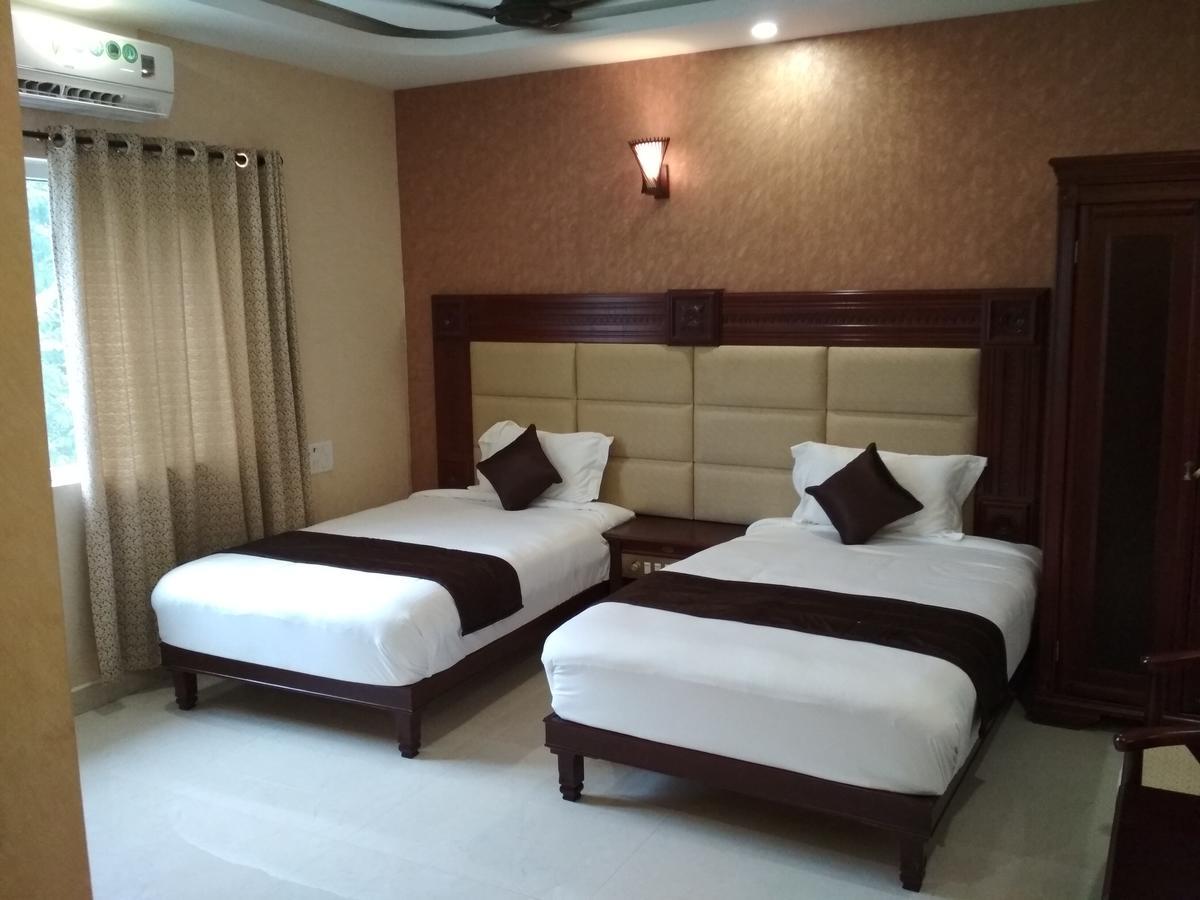 Oyo 10017 Rb Grand Residency Kanchipuram Exterior photo