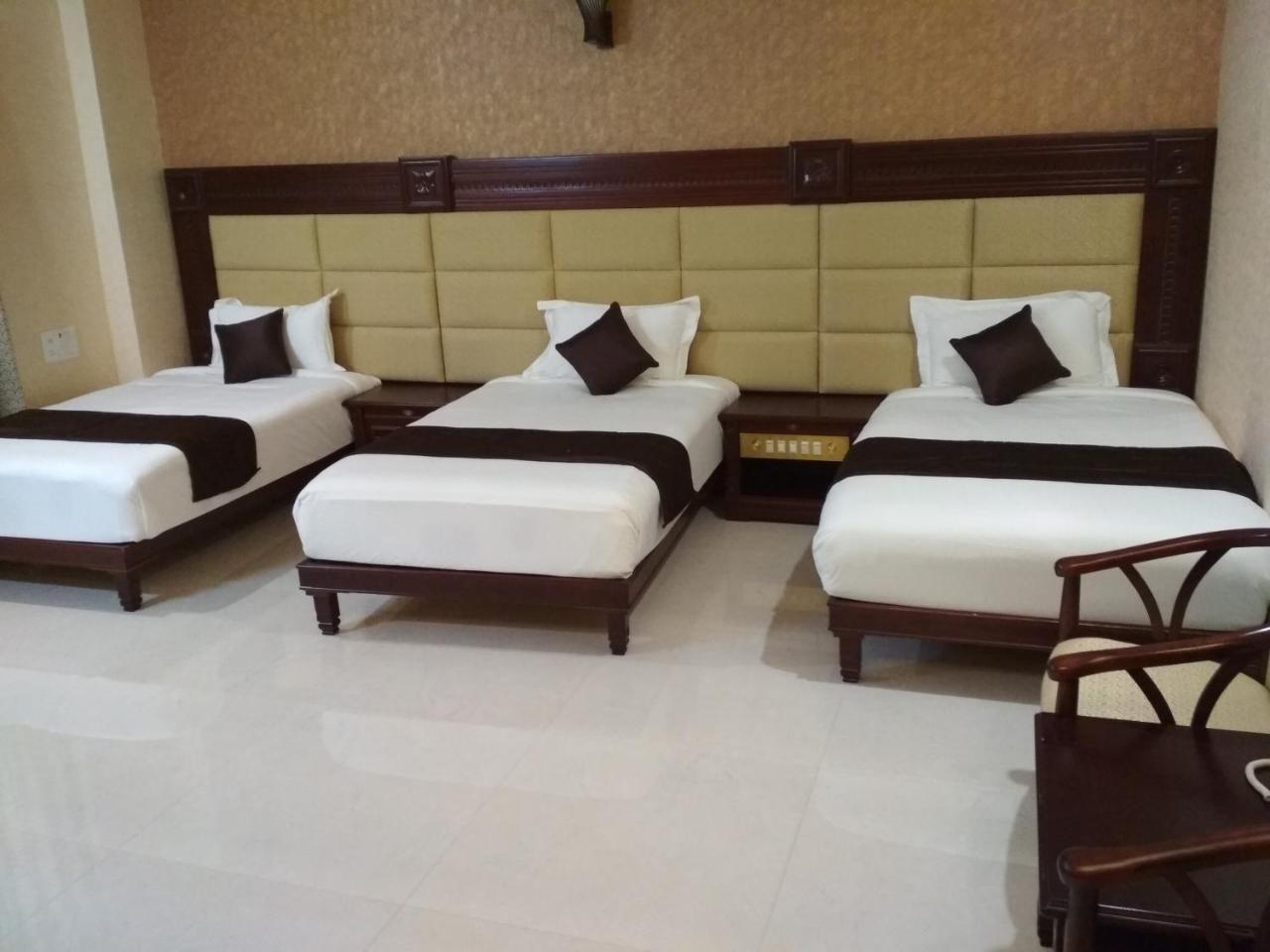 Oyo 10017 Rb Grand Residency Kanchipuram Exterior photo