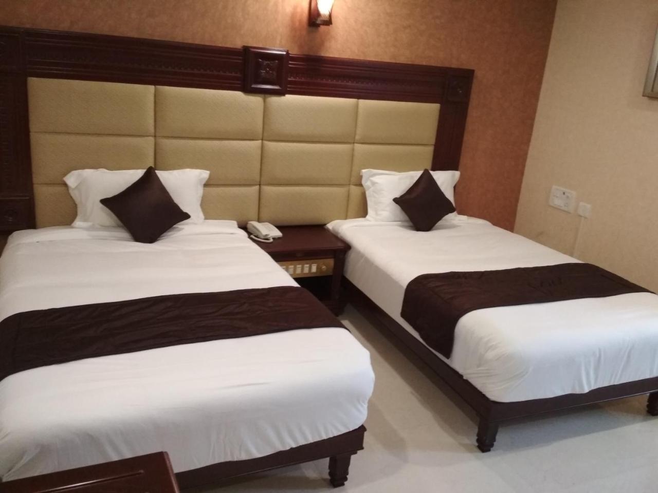 Oyo 10017 Rb Grand Residency Kanchipuram Exterior photo