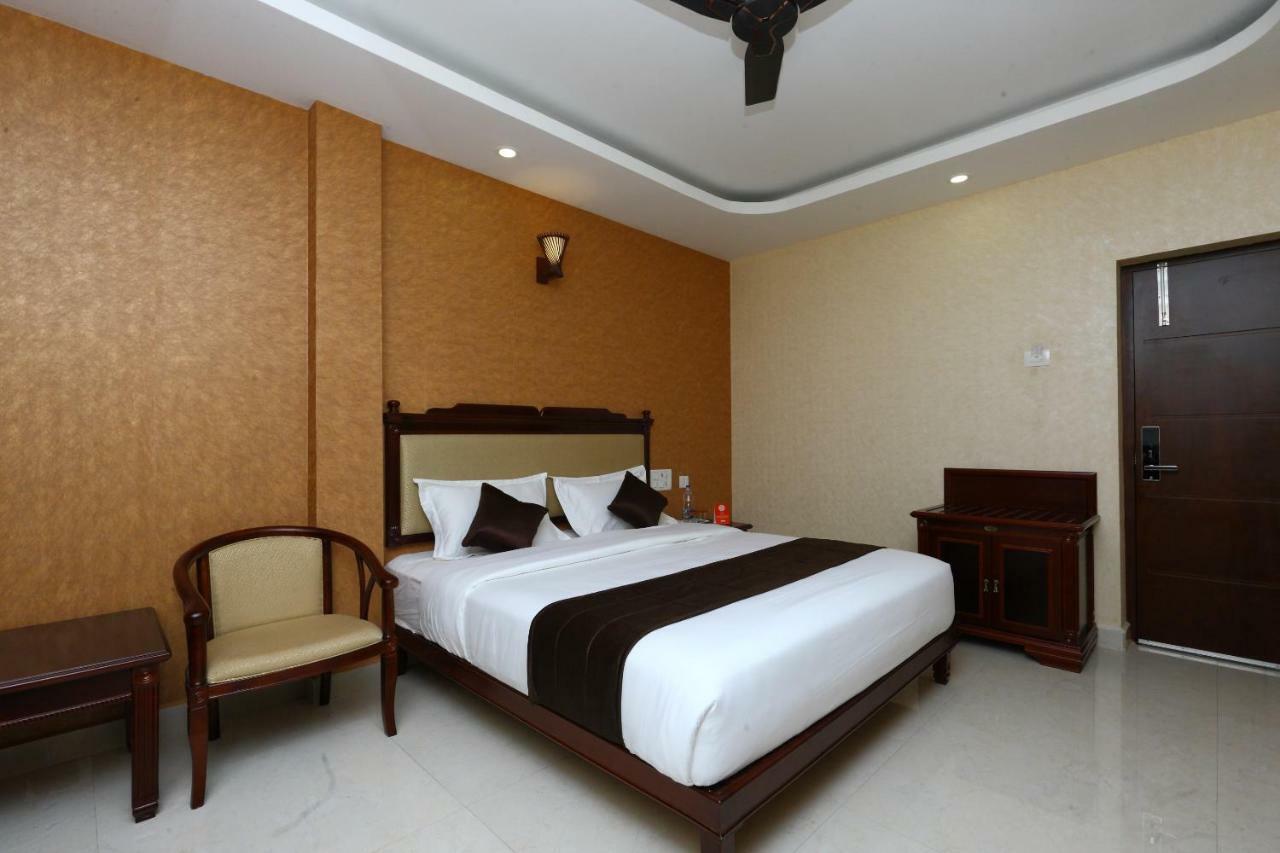 Oyo 10017 Rb Grand Residency Kanchipuram Exterior photo